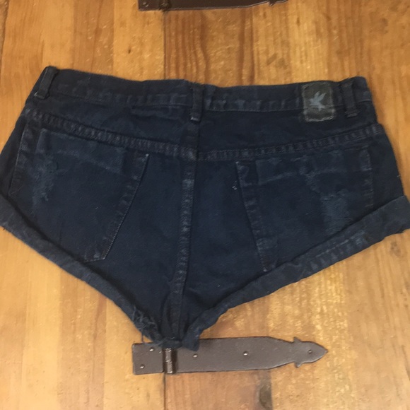 One Teaspoon - Picture 2 of 2